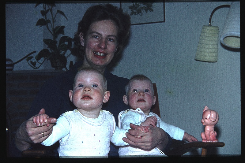 20.Delft feb 1964 Mama,Brigitte,Marion.JPG